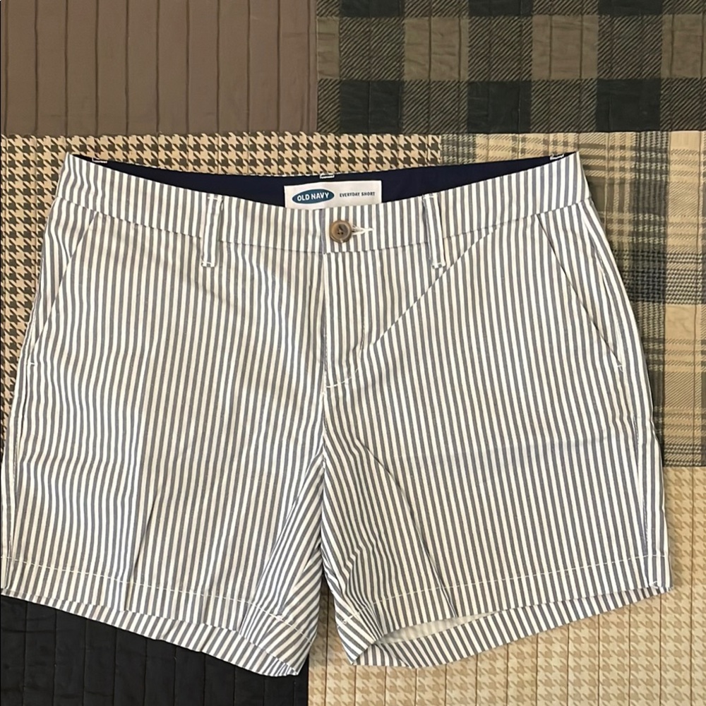 Old Navy Navy and White Shorts Tailored Fit